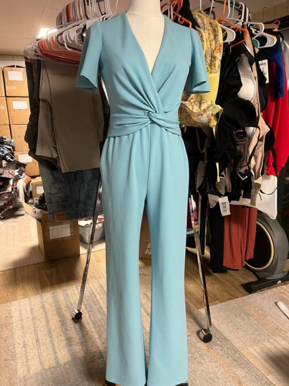 Maggy London G6023M Scuba Crepe Wide Leg Jumpsuit Milky Blue Twist Waist Size 0 - Picture 2 of 10